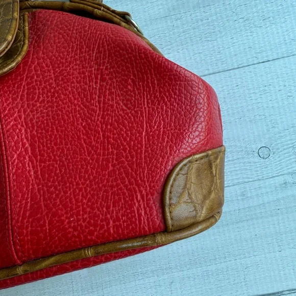 Vintage Jackson Red Faux Leather Handbag with Crossbody Strap - Picture 3 of 11